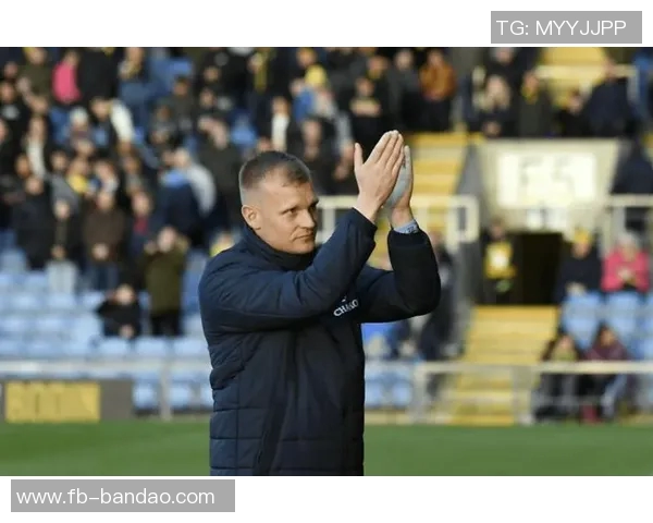 诺维奇降级危机加剧官方宣布解雇主教练利亚姆曼宁 诺维奇降级危机加剧官方宣布解雇主教练利亚姆曼宁